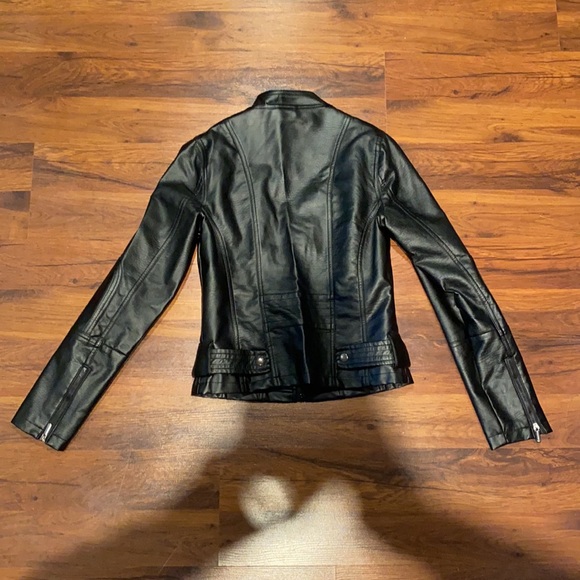 💕Black faux leather moto jacket - Picture 4 of 5
